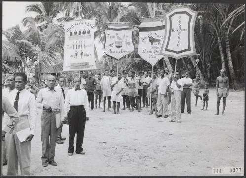 Verkiezingen voor de Nieuw-Guinea Raad op de Schouteneilanden, februari 1961. Collectie Nationaal Archief. Fotograaf Kantoor voor Voorlichting en Radio Omroep Nieuw-Guinea.